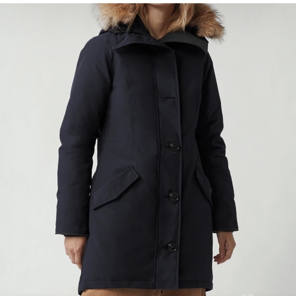 Authentic Canada Goose jacket, size XS, Navy - Picture 5 of 5